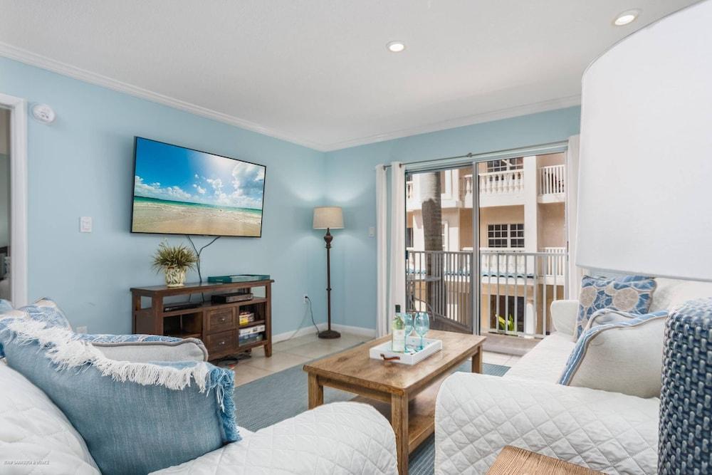 Palm Bay Club - Bayside