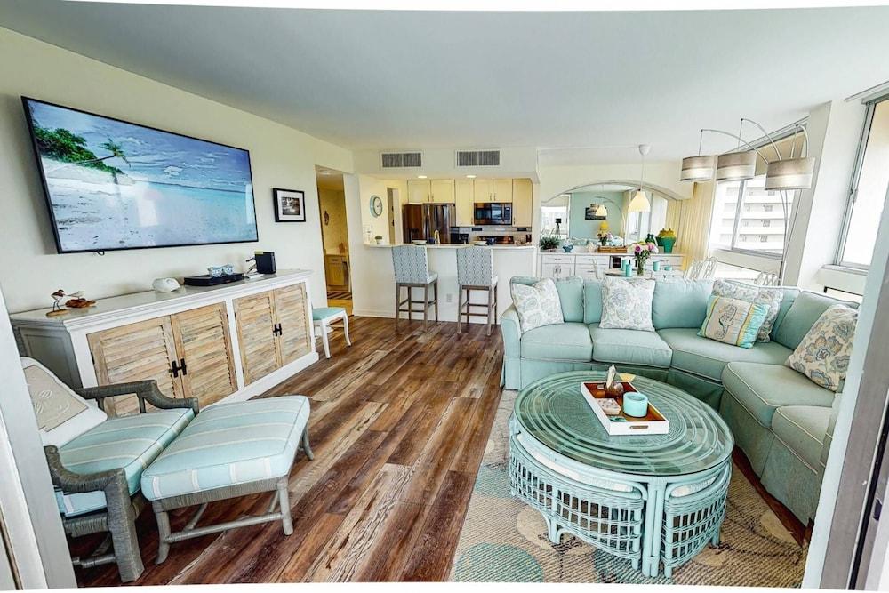 Palm Bay Club 7th-floor Oceanfront Condo on Private Beach