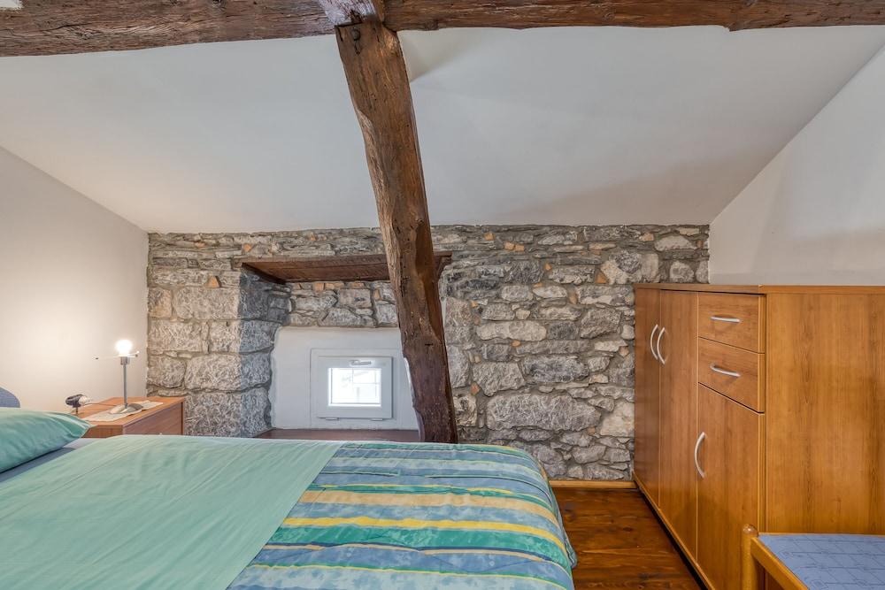 Countryside House Gal