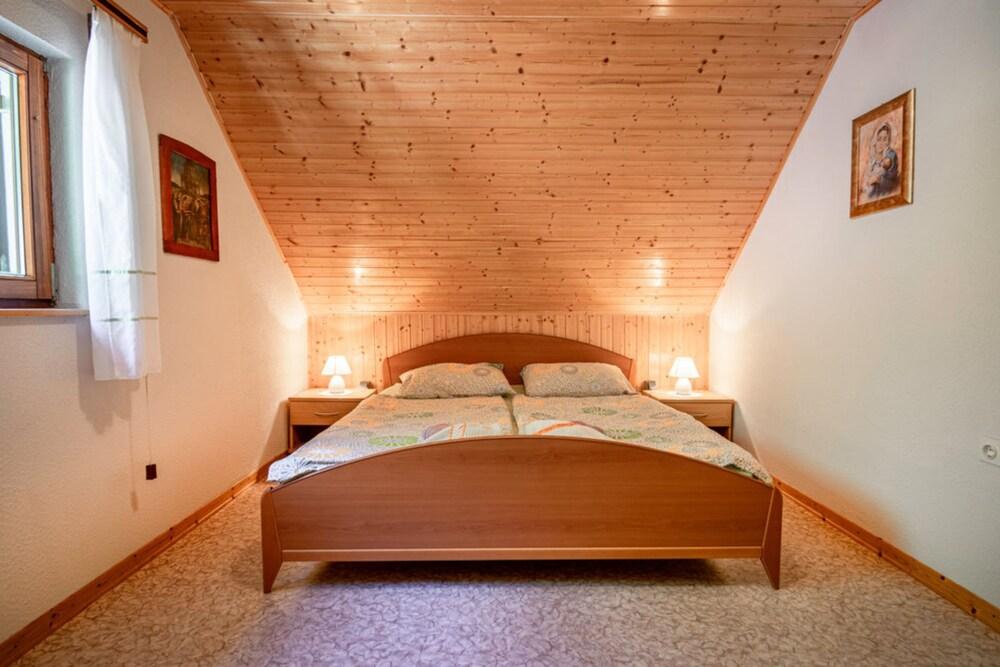 Child Friendly House Lepena