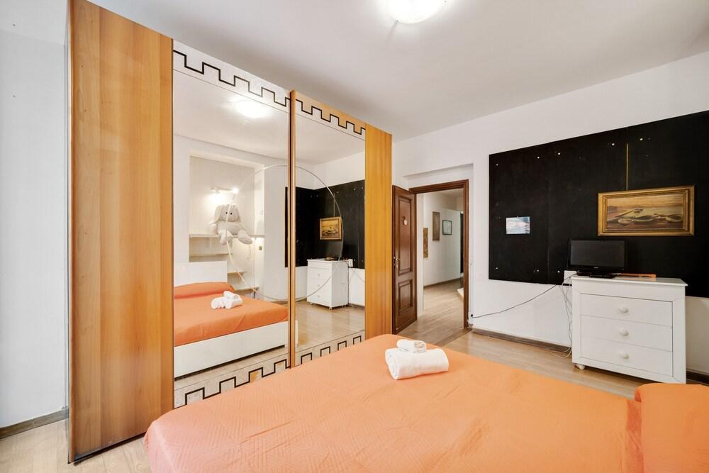 Castelletto Terrace Apartment