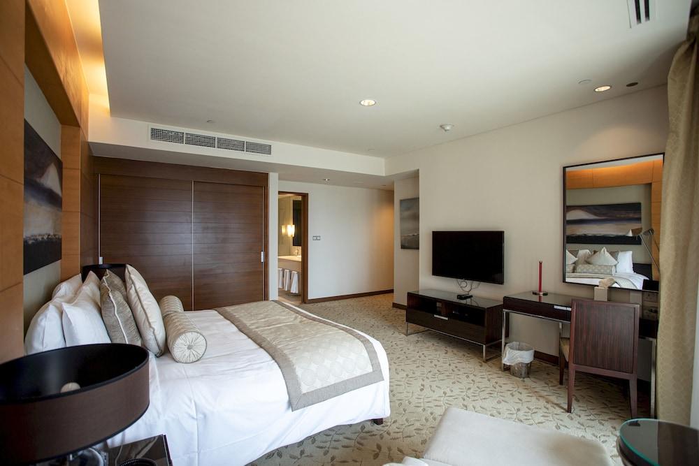 Ultimate Luxury at Fashion Avenue Dubai Mall Residences