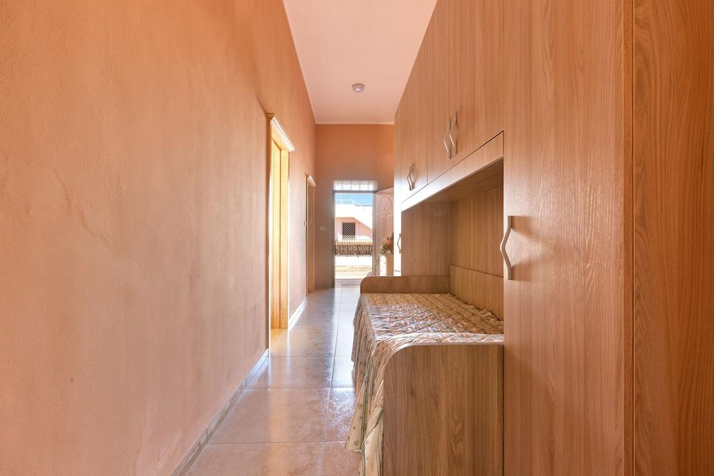 2038 Villetta Gloria