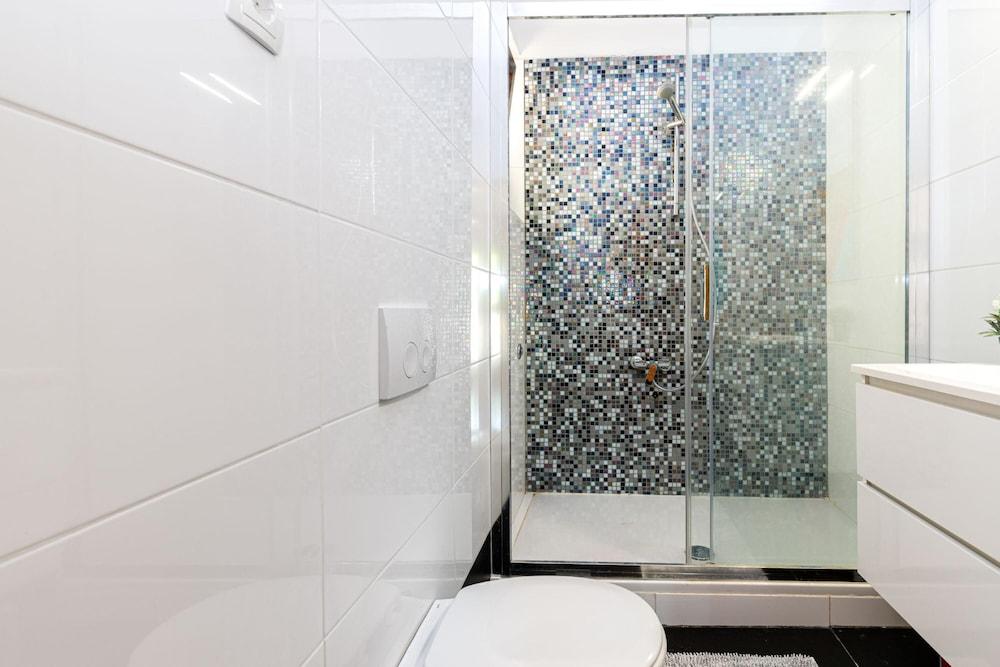 Exclusive Pool Escape Near Sea