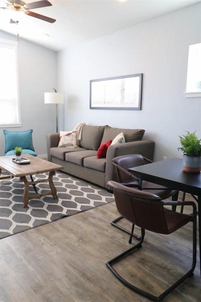 New Pocket Community - Come Relax With us!