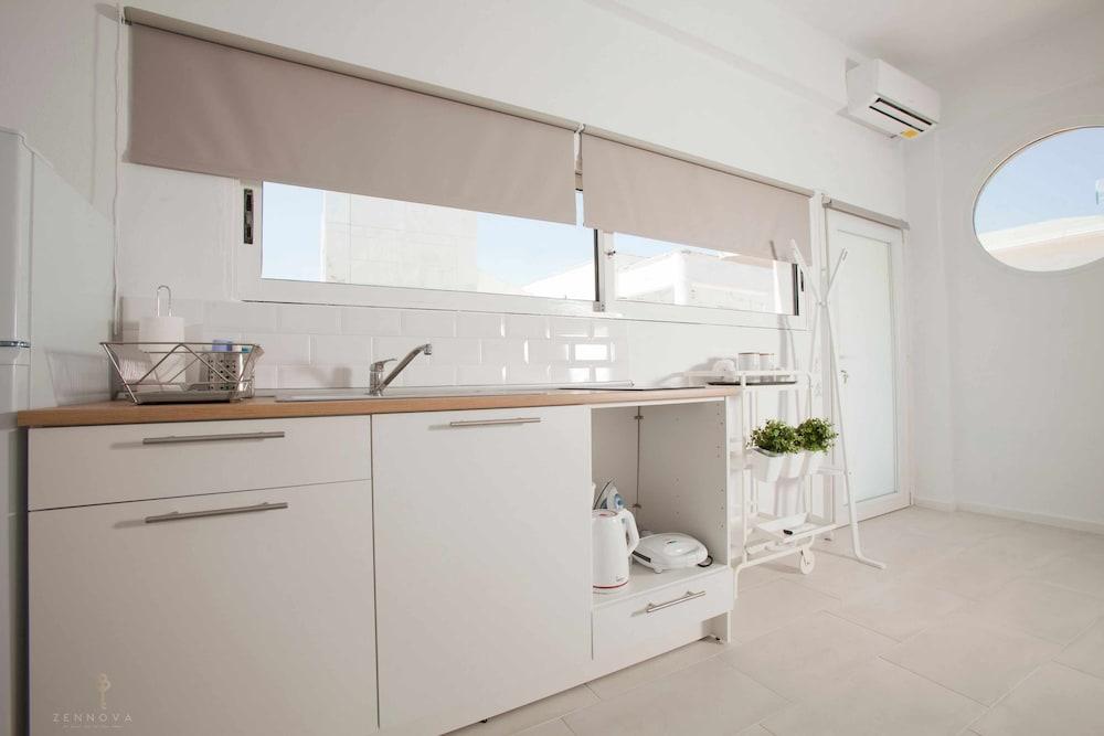 Zennova 34 Kallithea Blue Paradise