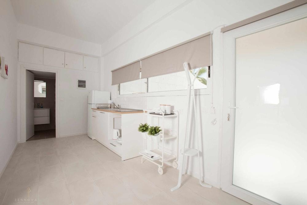 Zennova 34 Kallithea Blue Paradise