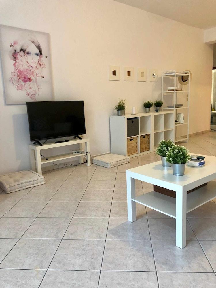 Zennova 35 Kallithea Blue Paradise