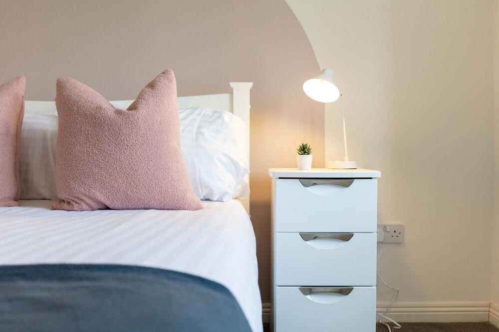 London Gate No2 - Donnini Apartments