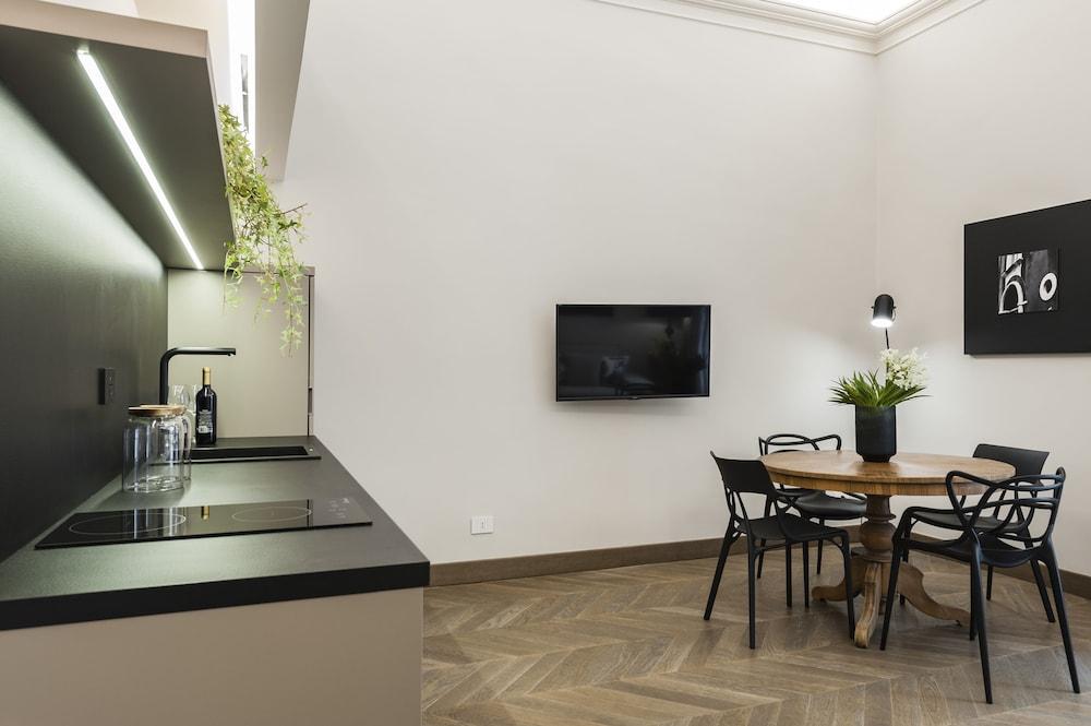 Ferrini Home - Etnea Portrait