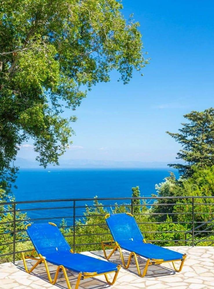 Villa Nefeli Large Private Pool Walk to Beach Sea Views A C Wifi Car Not Required - 2295