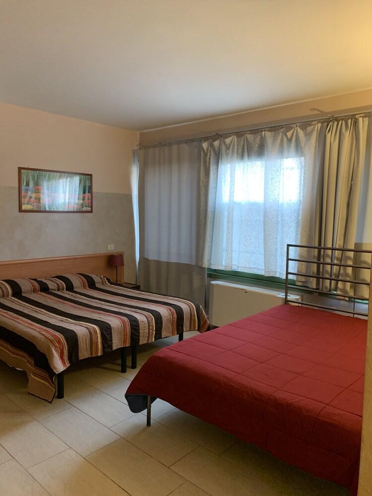 Studio 4 Persons Occupancy, Week Offer all Utilities Included