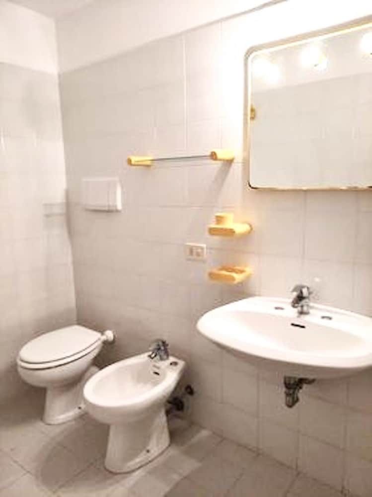 Bilo for 2 pax Closed to the Beach