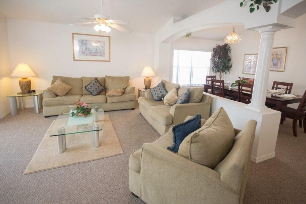 Ray's Eagle Pointe Villa 4 Bedroom Home by Redawning