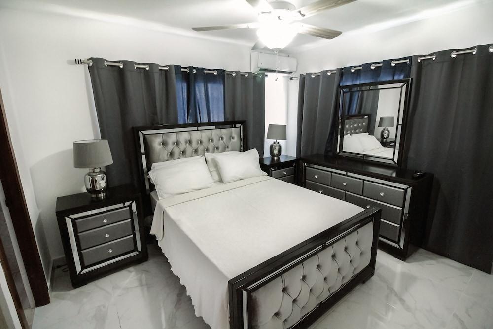 Coconut Paradise Beach Hotel