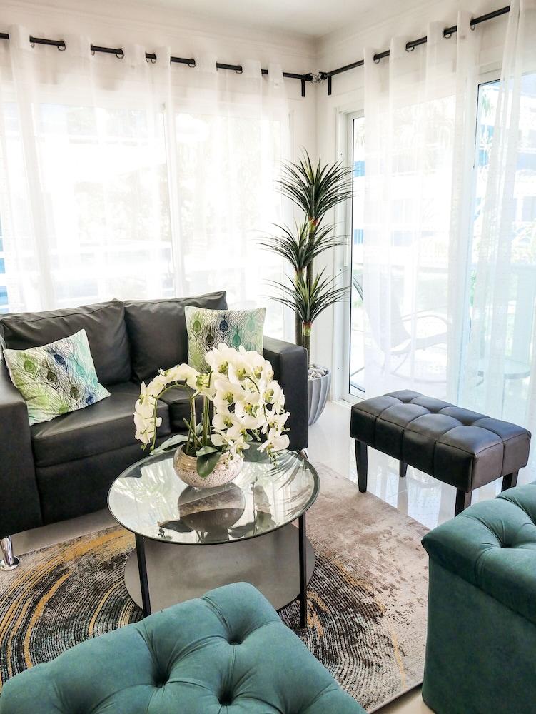 Coconut Paradise Beach Hotel