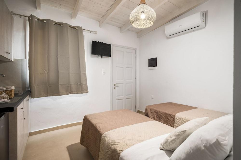 Albatross Apartments by Konnect, Ipsos