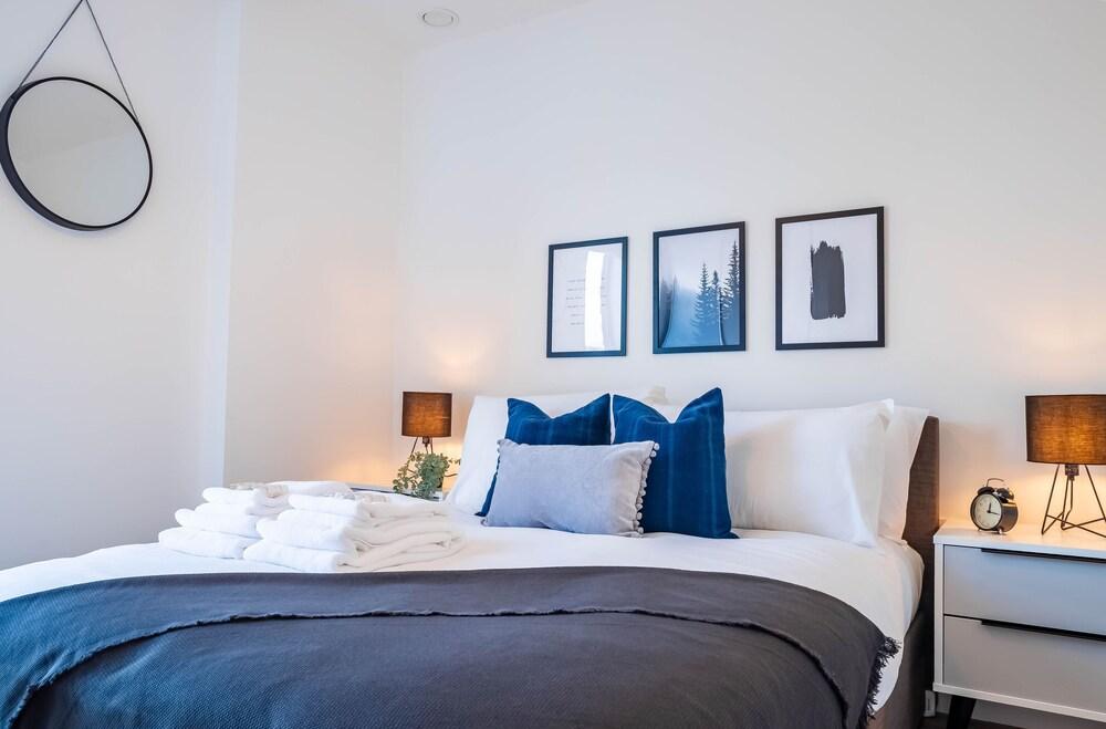 The Interchange Apartment by Opulent