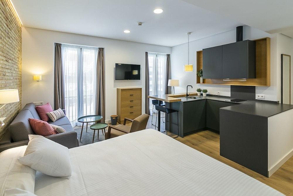 Aquitania Home Suites