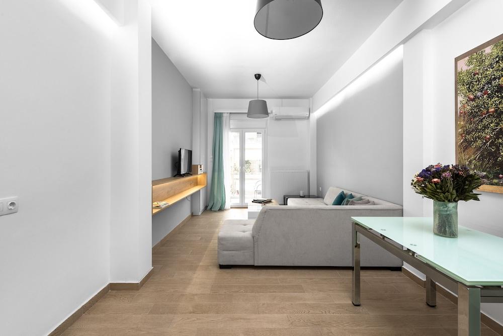 Flaneur Nilie Hospitality MGMT