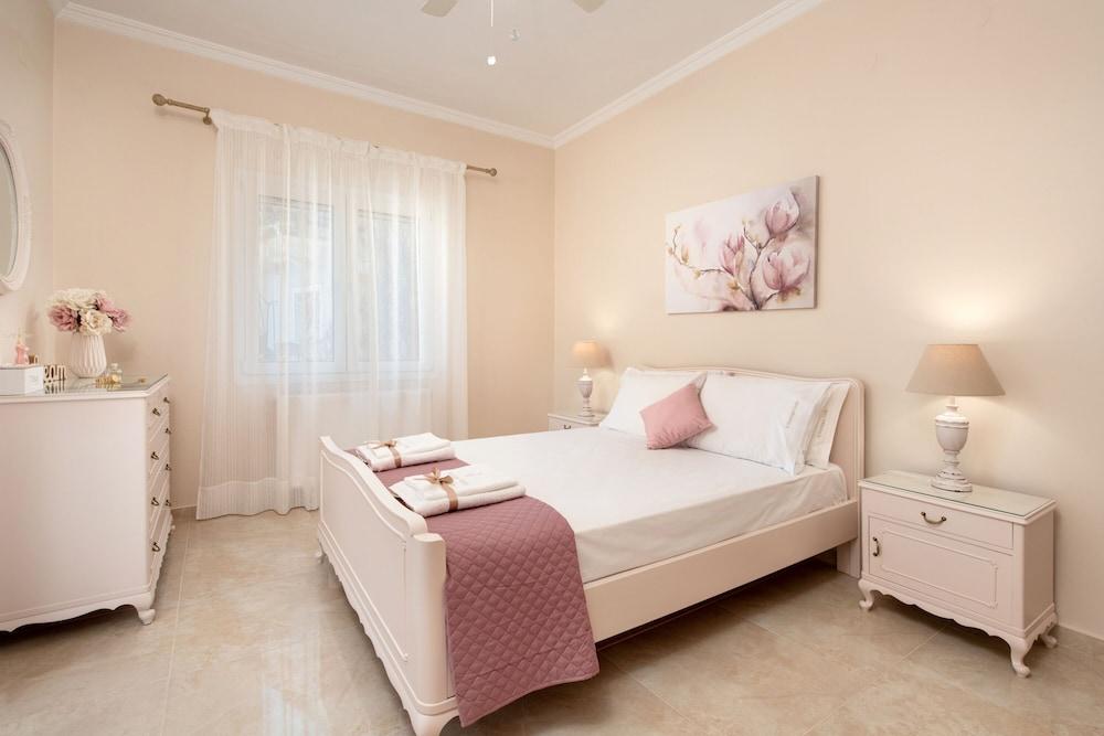 Nostalgia Corfu Town Apartments