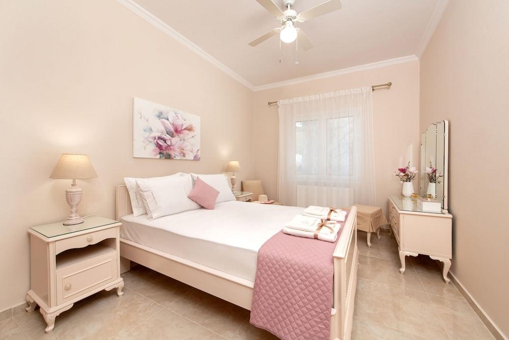 Nostalgia Corfu Town Apartments