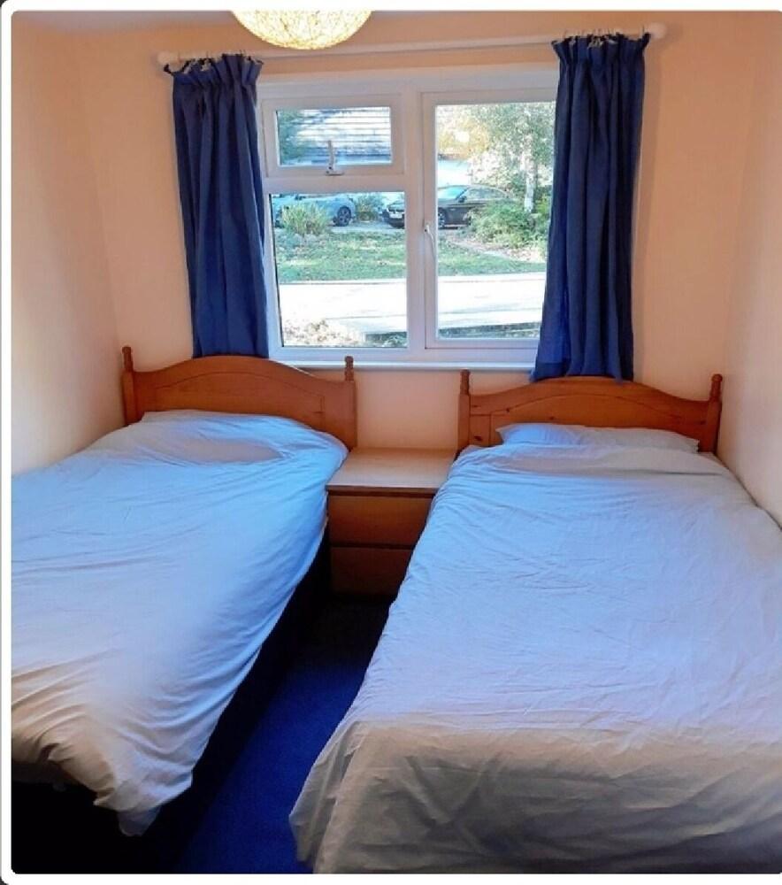 NEW 3BD Swiss Style Chalet St Ives Holiday Village