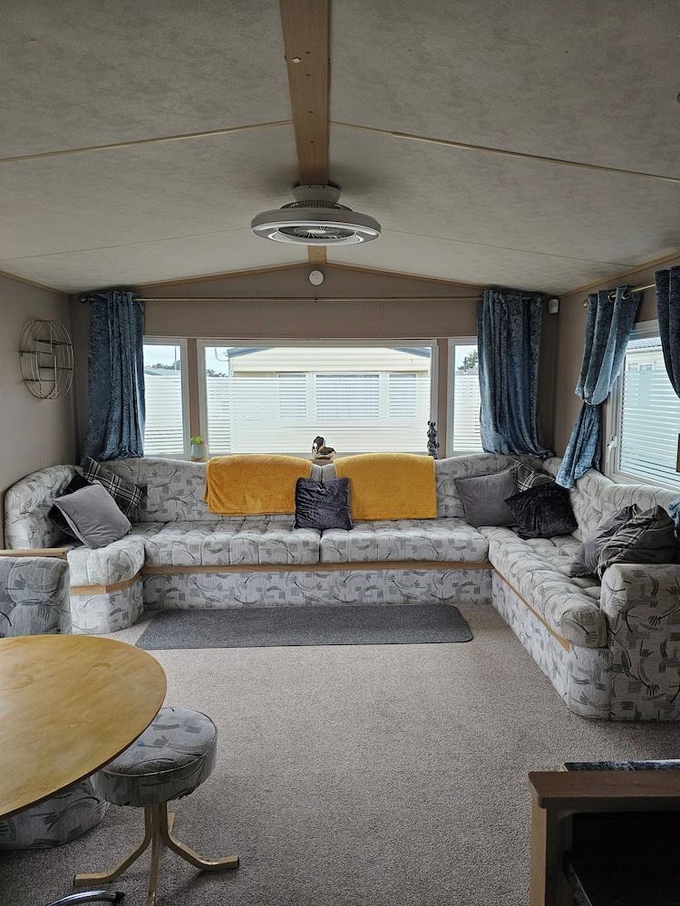 Inviting 3-bed Caravan in Porthcawl