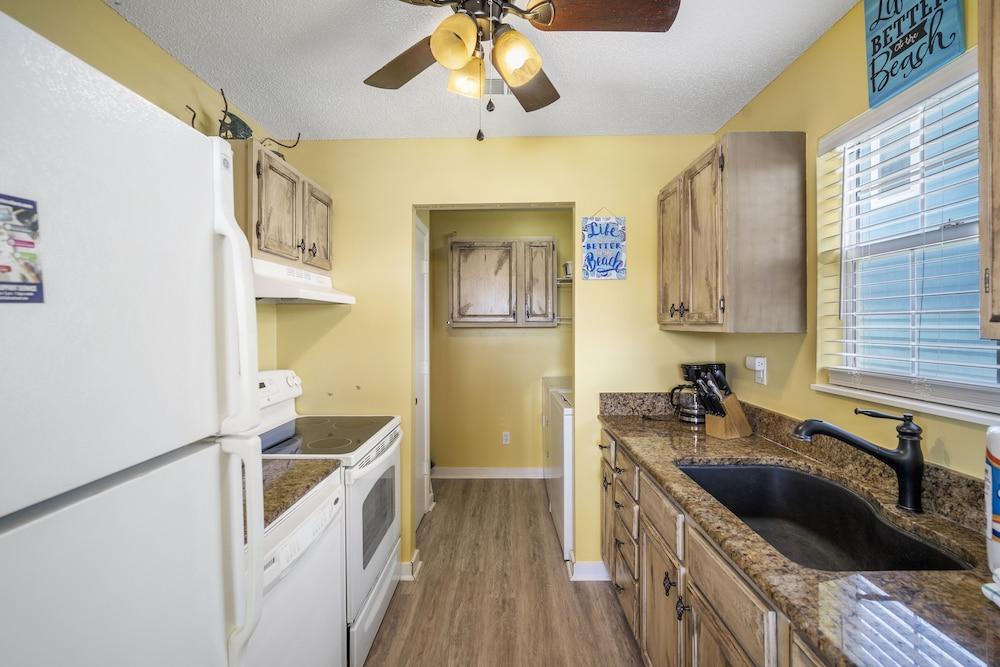 Coral Breeze by ALBVR