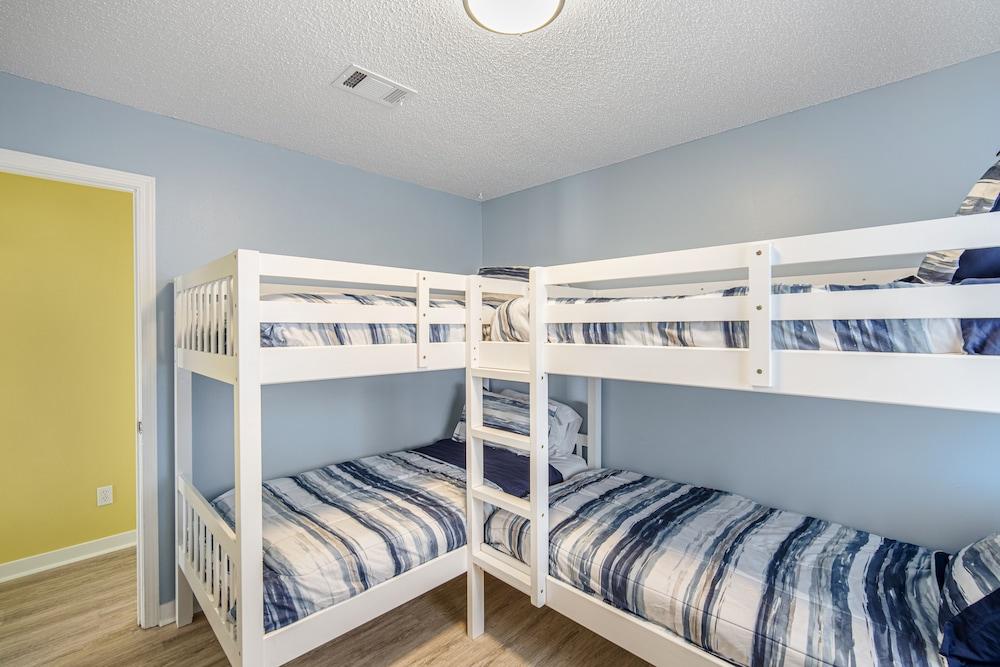 Coral Breeze by ALBVR