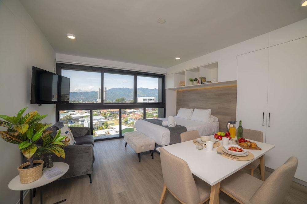 BEE Suites San Jose - Escalante
