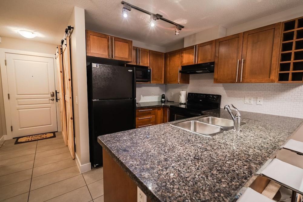 Downtown Condo at Waterscapes