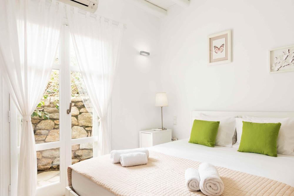 Modern Cycladic Style Villa Xara