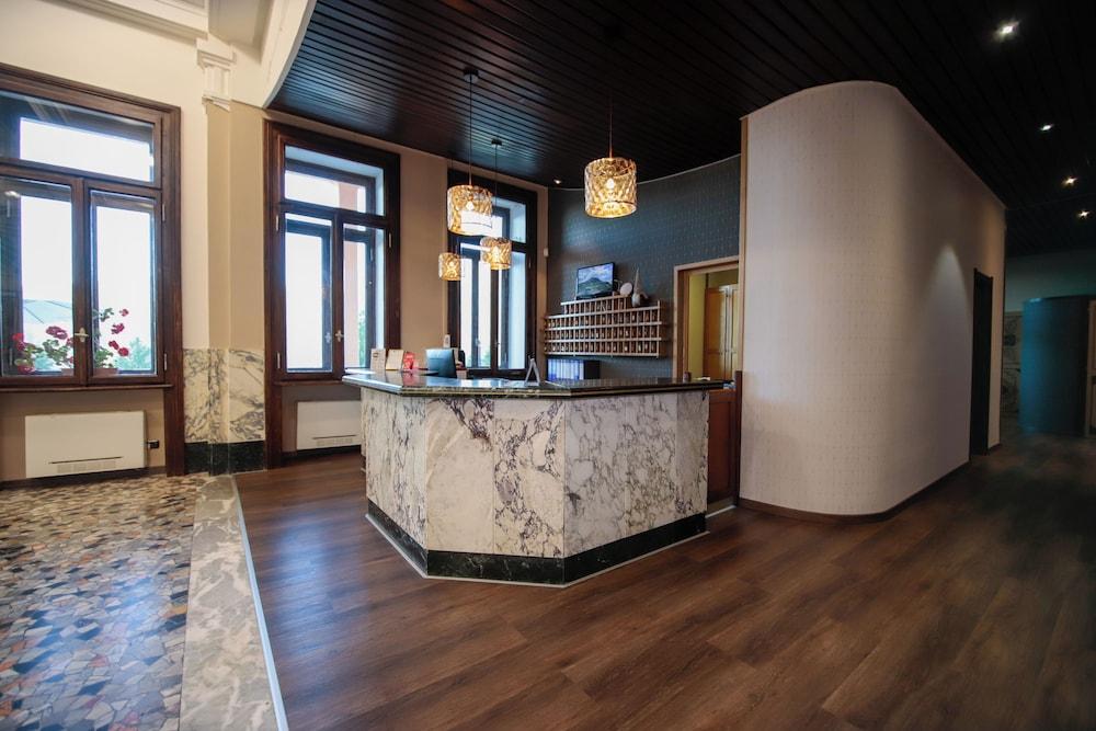 Pràcatinat Hotel & Restaurant