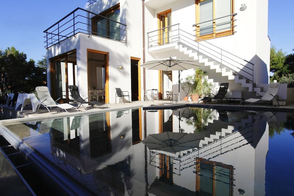 Sicily 2 - 3 - 4 Person With Pool