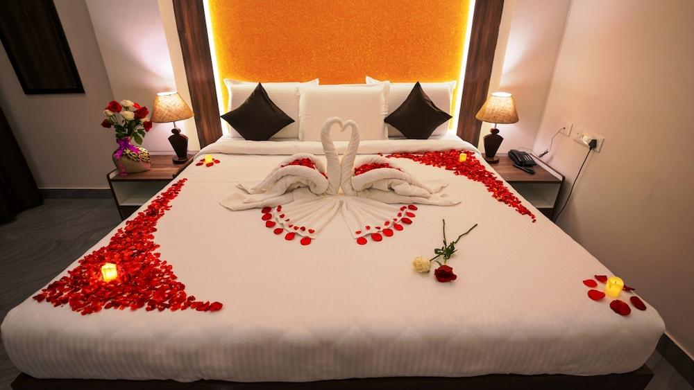 Sai Senthoor Paradise