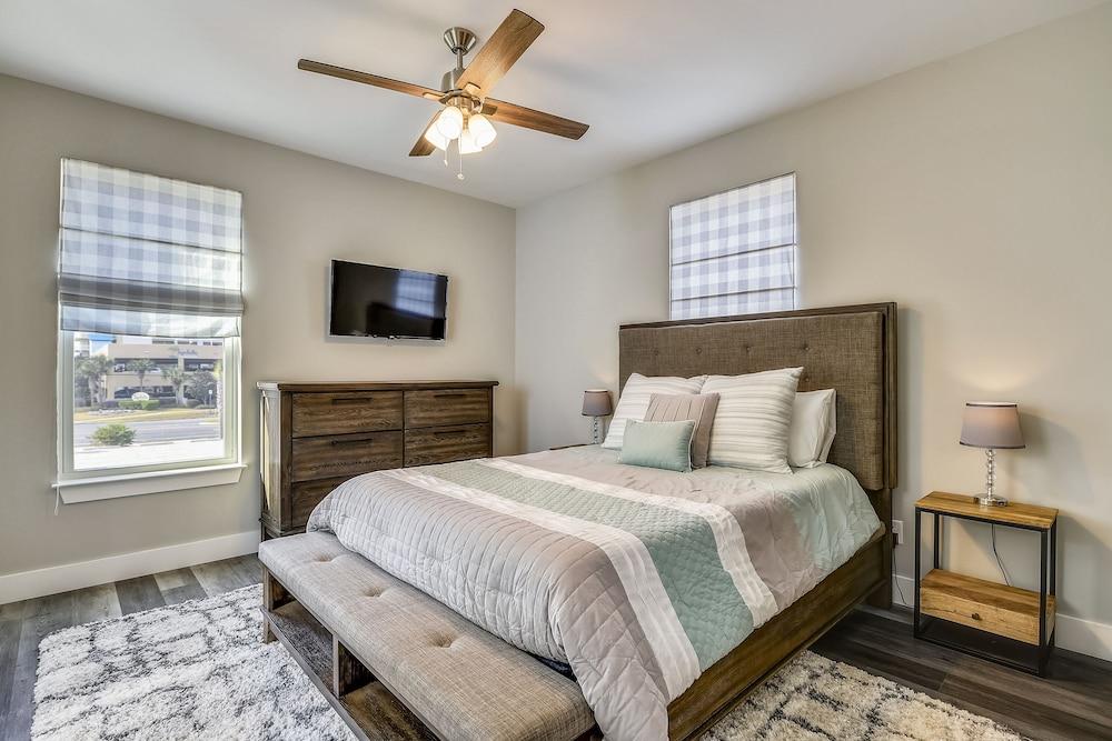 Vacation Station by Book That Condo