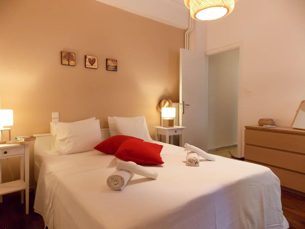 Cozy Plaka Apartment