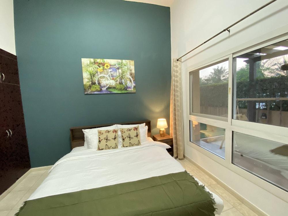 Lux BnB 2BDR Private Garden