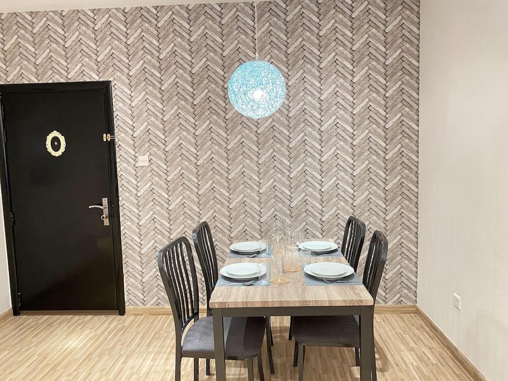 Lux BnB 2BDR Private Garden