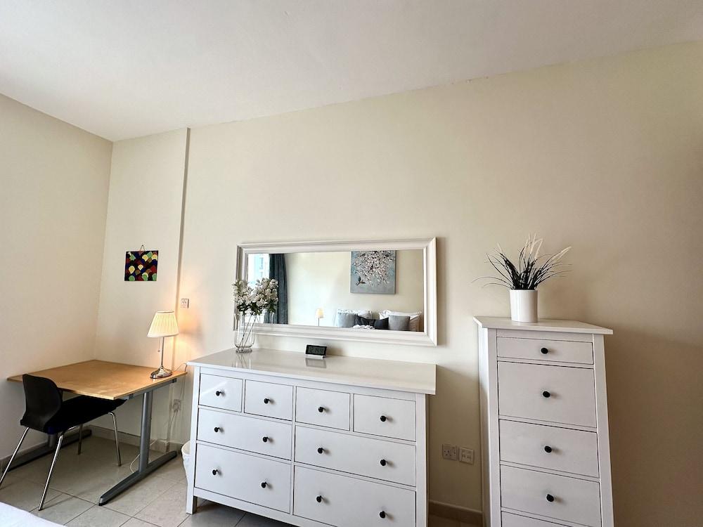 Lux BnB I Turia Tower I Lake & Garden View