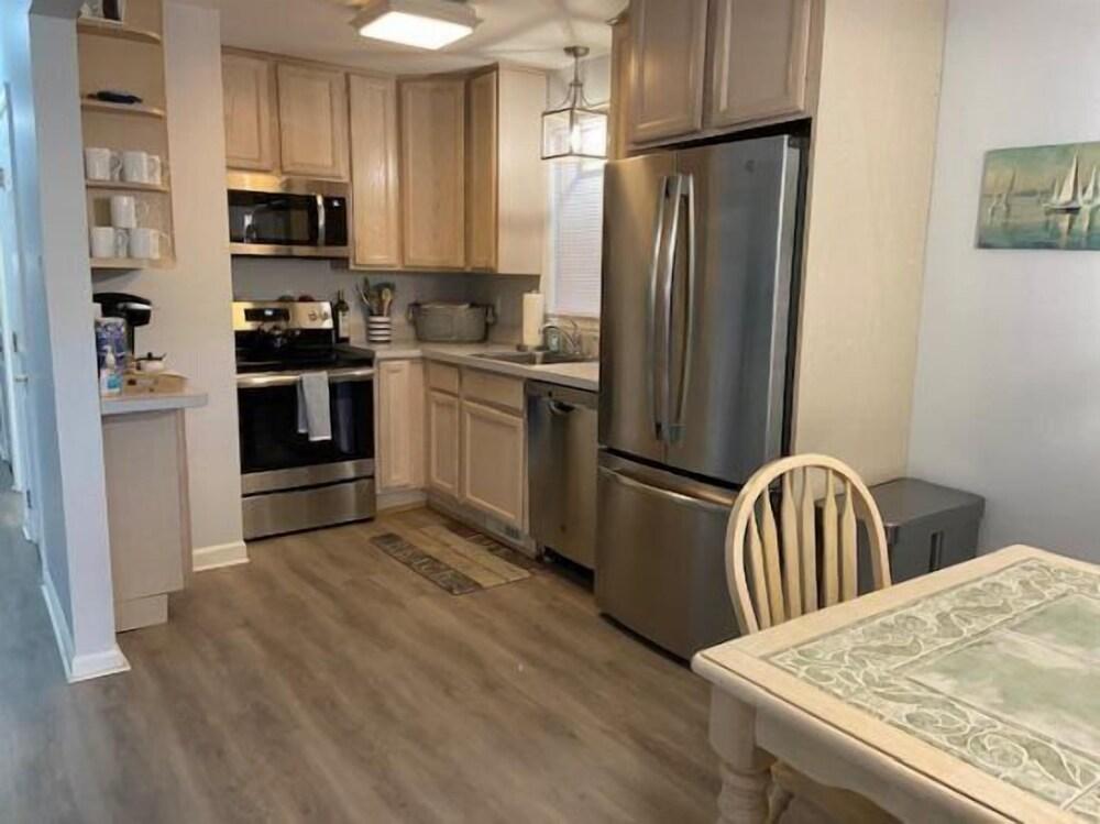 Oc820 St. Charles Place, 1st Floor