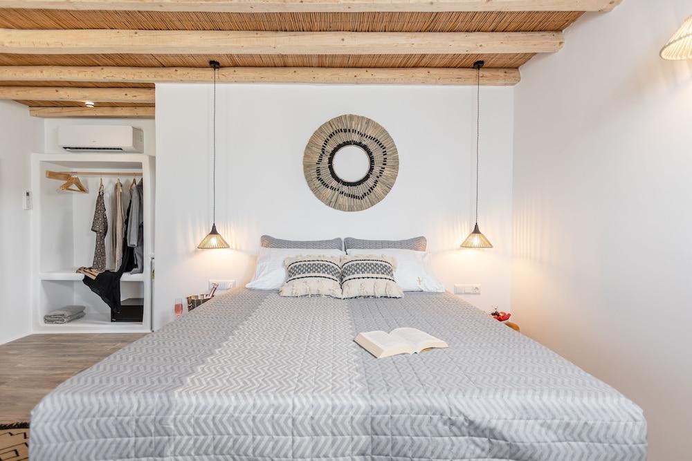 Naxos Finest Hotel & Villas