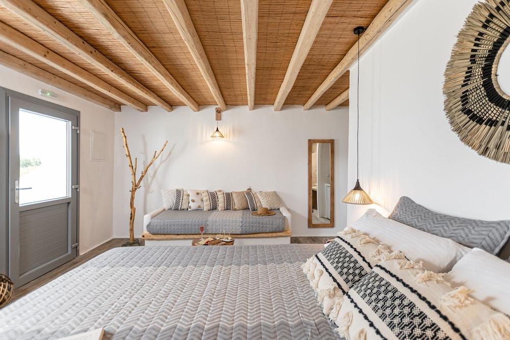 Naxos Finest Hotel & Villas