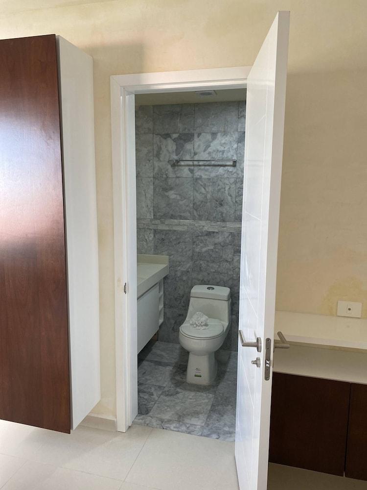 Polo 54 Downtown Apartments