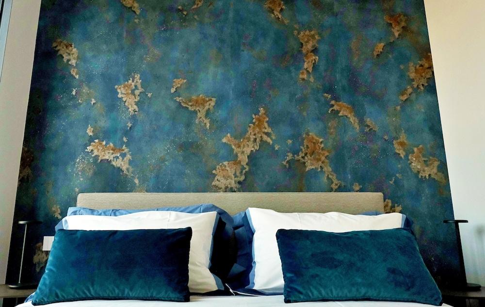 San Babila Modern Apartment