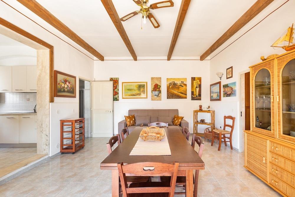 2147 Villa Giulia & Sara