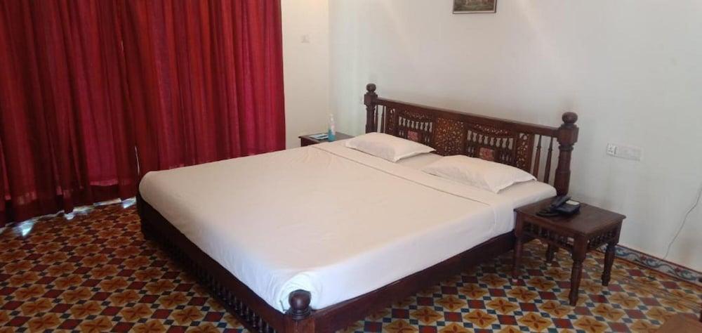 Thappa Gardens Resort