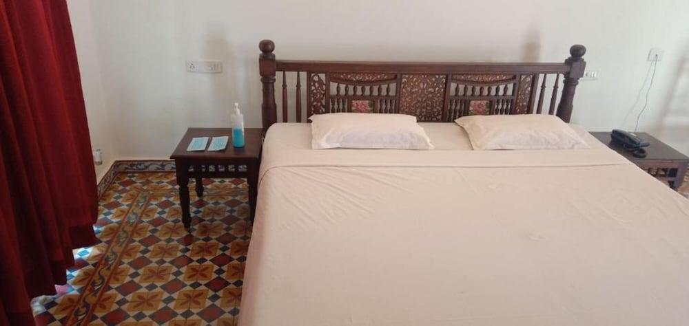 Thappa Gardens Resort