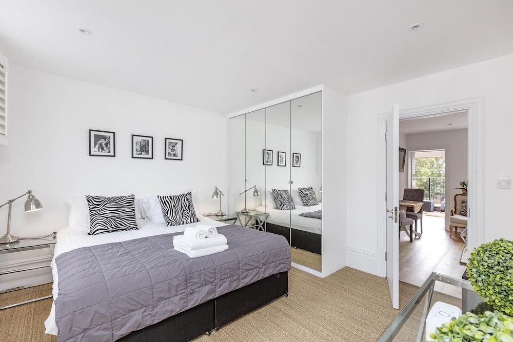 Pet-friendly Fulham 1-bed Apt, 2 Mins to Tube